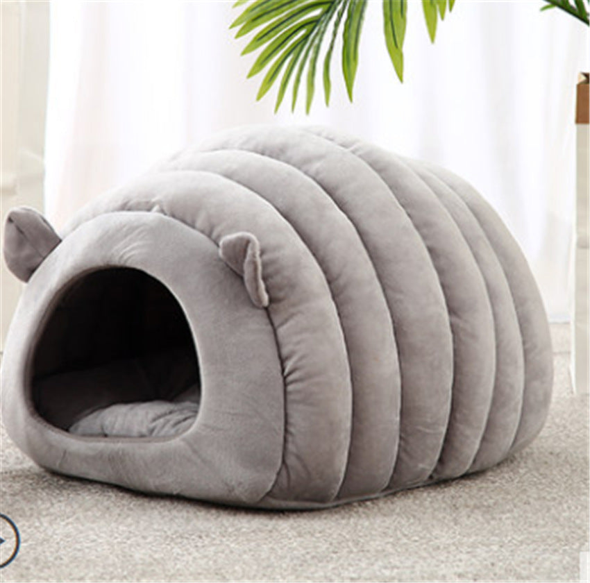 Cozy Cat Cave Bed — Warm Winter Hideaway for Cats