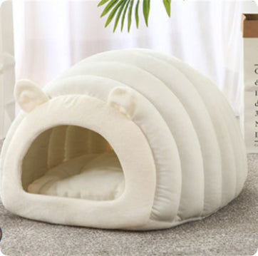 Cozy Cat Cave Bed — Warm Winter Hideaway for Cats