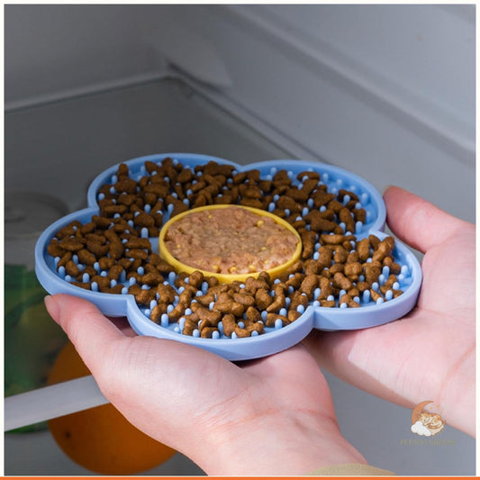 Slow Feeder Licking Mat for Dogs & Cats with Suction Cups | Petopia Dreams
